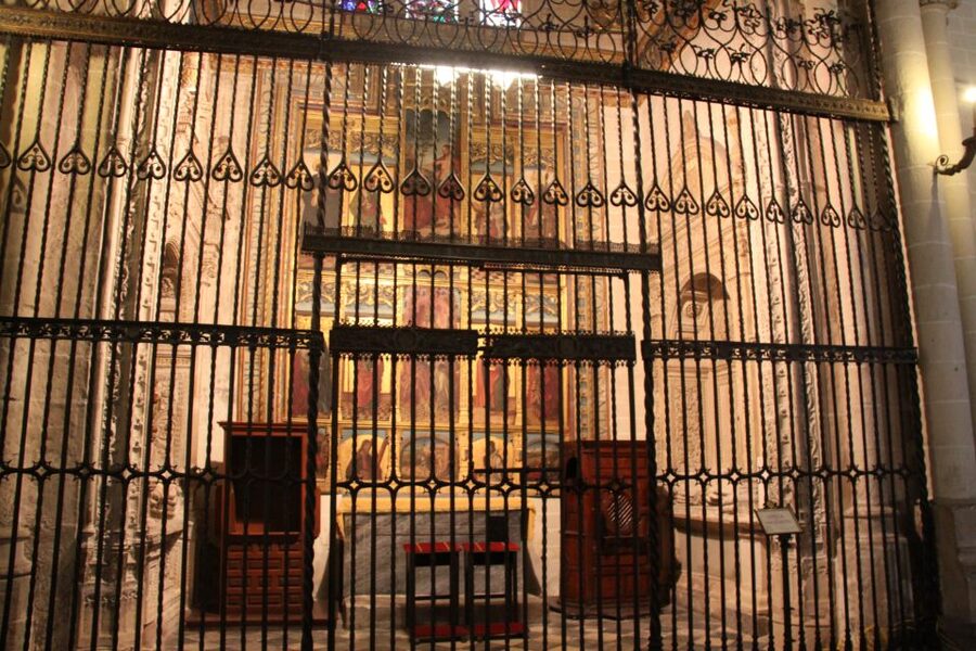 Madrid: Full-Day Guided Tour of Toledo with Cathedral Visit - Tips to Make the Headsets and Walking Work for You