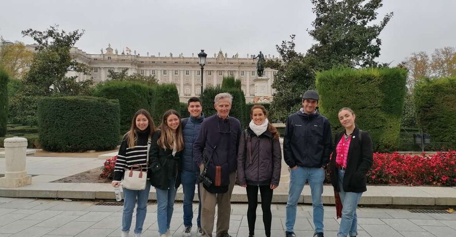 Madrid: Full-Day Private City Tour with Flamenco Show & Meal - A One-Day Madrid Mashup: Palace Views, Old Neighborhoods, Tapas, Flamenco