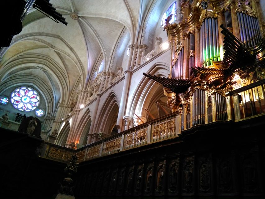 Madrid:Full Day Trip to Cuenca, Cathedral and Hanging Houses - From Madrid to Cuenca, the bus ride that sets the mood