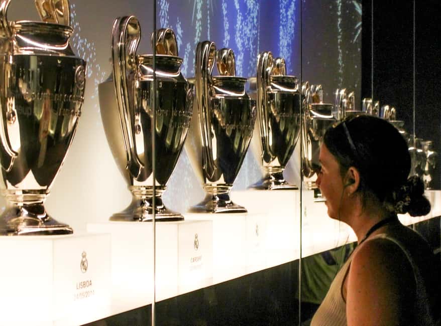 Madrid: Guided Tour of Bernabéu Stadium - Guides who bring the football stories to life
