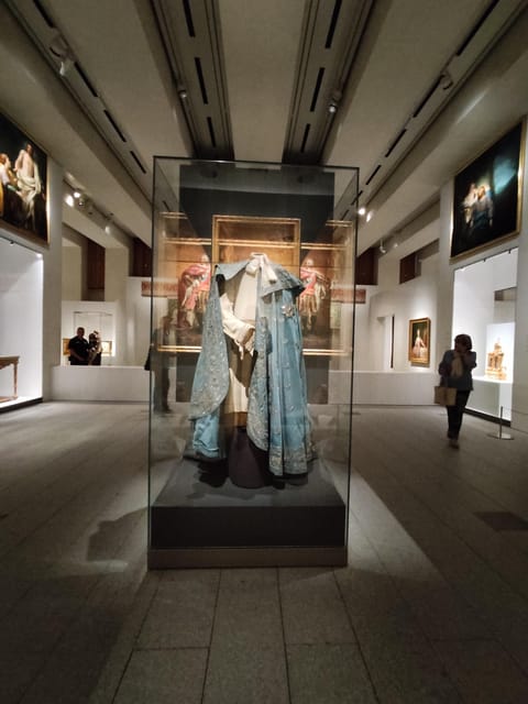 Madrid: Guided Tour of the Royal Collections Gallery - What skip-the-line really means, plus language support