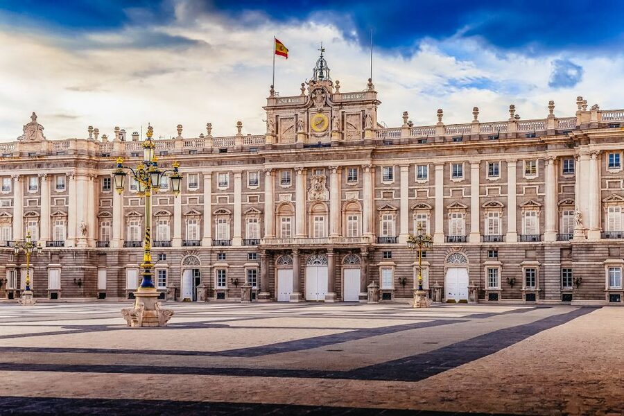 Madrid: Guided Tour of the Royal Palace with Fast Access - Inside the Palace: 3,000+ rooms, royal art, and the creators behind them