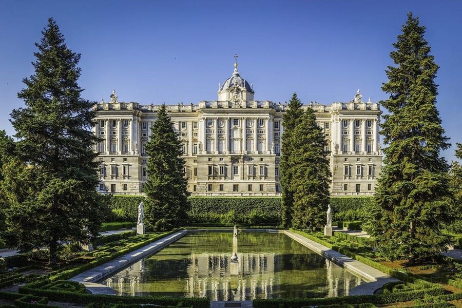 Madrid: Guided Tour of the Royal Palace with Fast Access - Who this small-group tour fits best