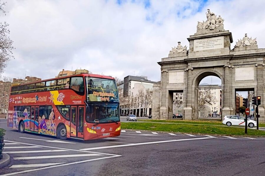 Madrid: Guided Tour to Toledo - Meeting Your Local Guide and Getting Your Bearings Fast