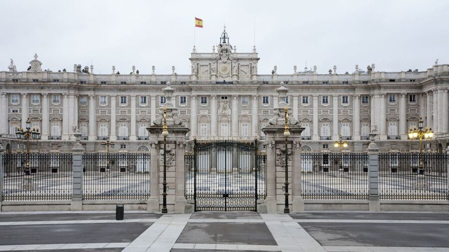 Madrid: Guided Visit to the Royal Palace - Meeting at Isabel II Square, then walking to a side entrance
