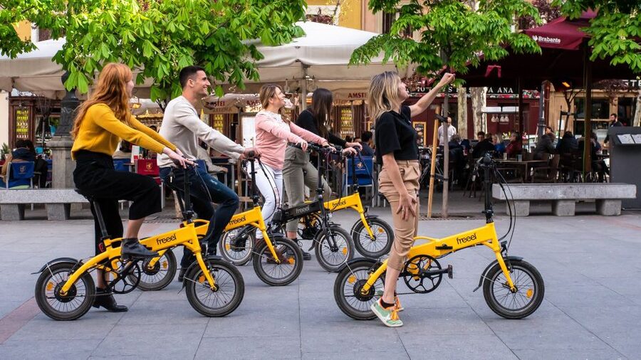 Madrid: Highlights & Parks with Electric Bike Private Tour - The 3-hour flow, starting at C. de los Jardines, 12