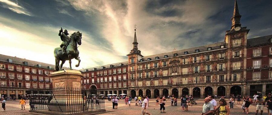 Madrid: Historical Center 2.5-Hour Guided Walking Tour - Plaza Mayor and Santa Cruz Palace: where Madrid shows its official face