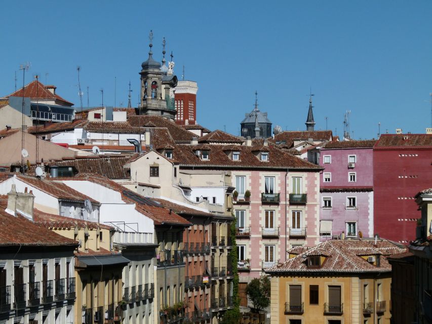 Madrid Historical Centre & Old Town Walking Tour in French - Price and what you are really buying for $33