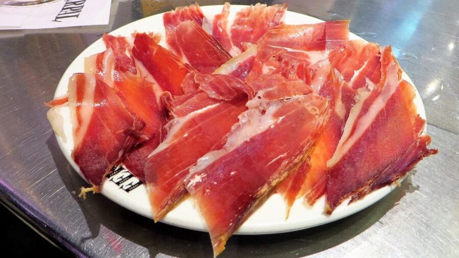 Madrid: Iberico Ham and Spanish Wine Small-Group Food Tour - Lunch in beautiful surroundings, without turning it into a long sit-down