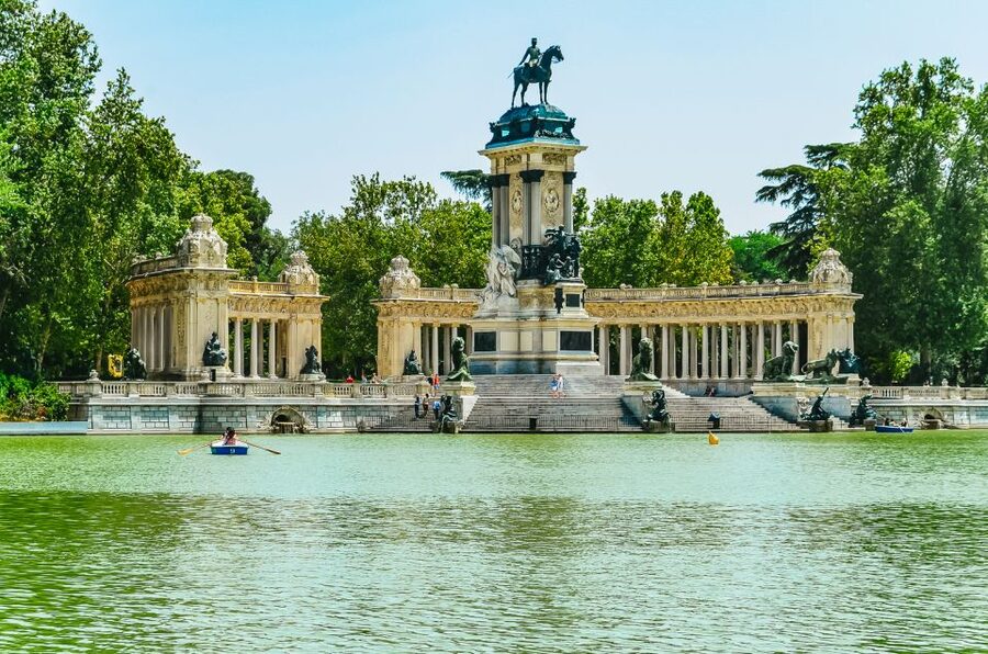 Madrid: Iconic Retiro Park Segway Tour - Cecilio Rodríguez Gardens: Where the Peacocks Steal the Show