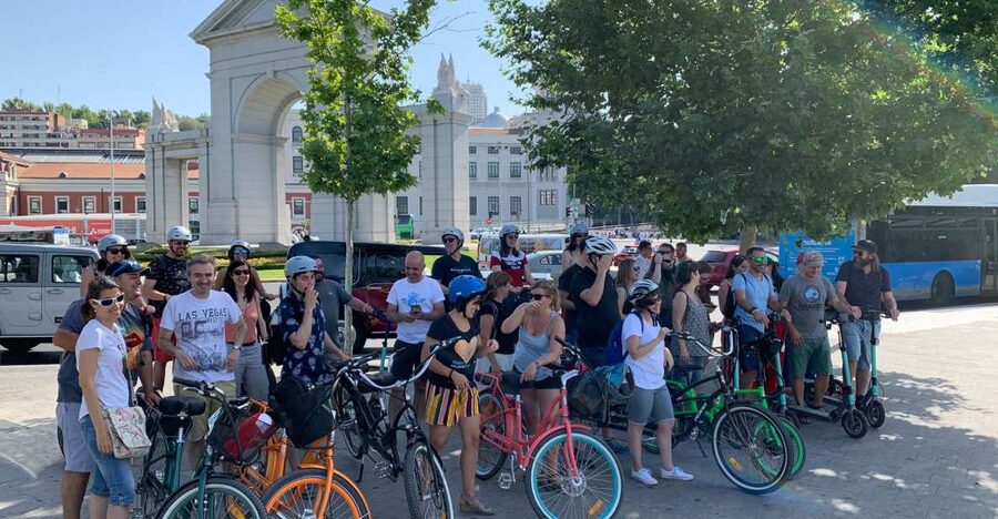Madrid: Literary Quarter & Retiro Park Electric Bike Tour - Getting Started: Meeting at the Office and How the Tour Operates