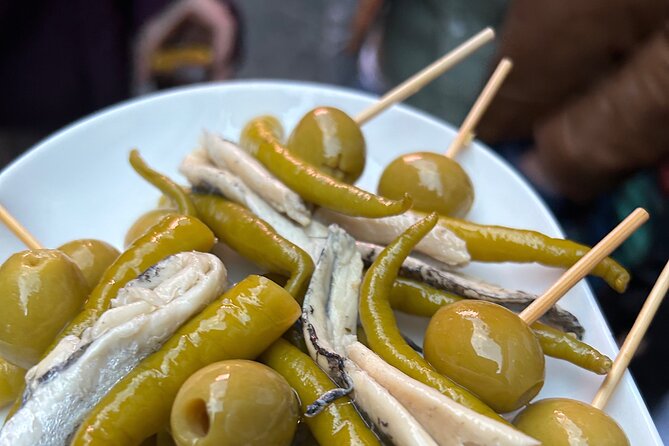 Madrid Local Tapas Tour with Private Dinner and Bottomless Wine - Key Things You’ll Notice on This Madrid Tapas Night