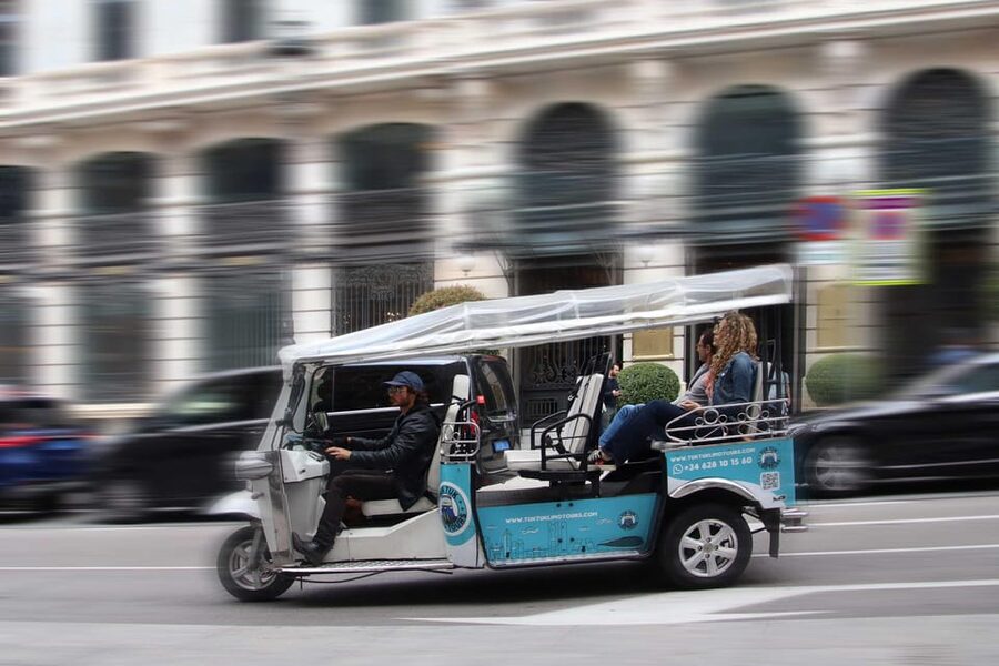 Madrid: Make your own 60 minutes tuk tuk tour - Starting point in Madrid, and how to avoid the first-day stress