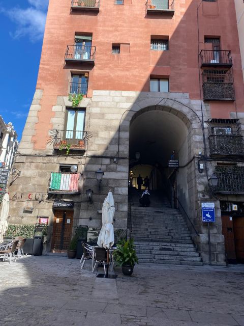Madrid: Monastery of Descalzas Reales Tour with Tickets - Why the Descalzas Reales Convent Feels Different Than Other Madrid Museums