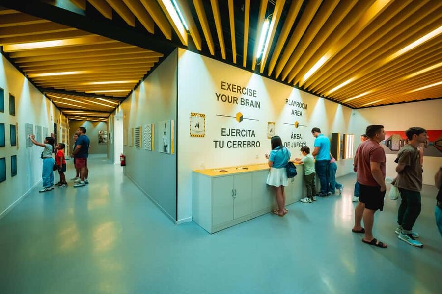 Madrid: Museum of Illusions Ticket - Your one-hour flow, what to do inside the museum