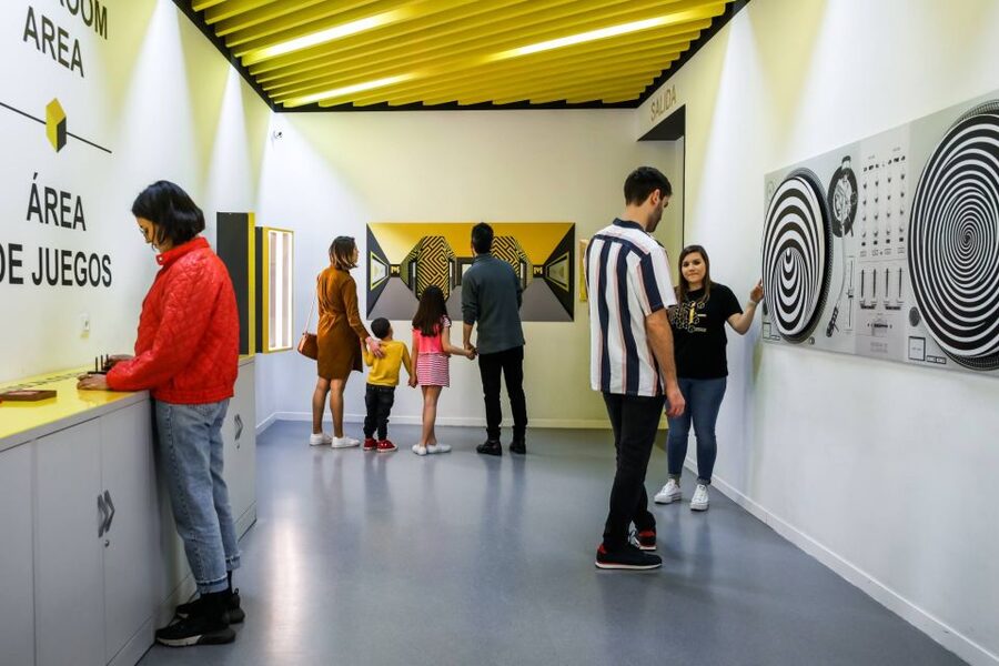 Madrid: Museum of Illusions Ticket - Who will enjoy this most, and who should think twice