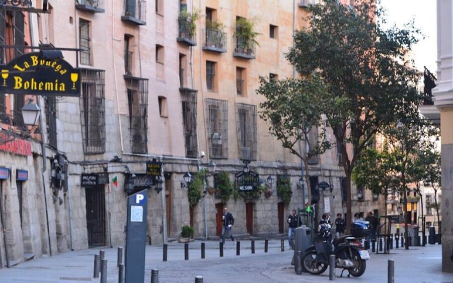 Madrid: Old Madrid Walking Food and Wine Tour - Tips for Getting the Most Out of Your Walk