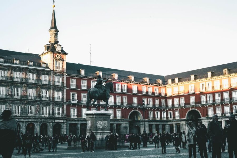 Madrid: Old Town, Poets District, and Royal Palace Tour - Why the Guide Quality Changes Everything (Cesar, Helena, Timka, Pauli, Osmel, Luis)
