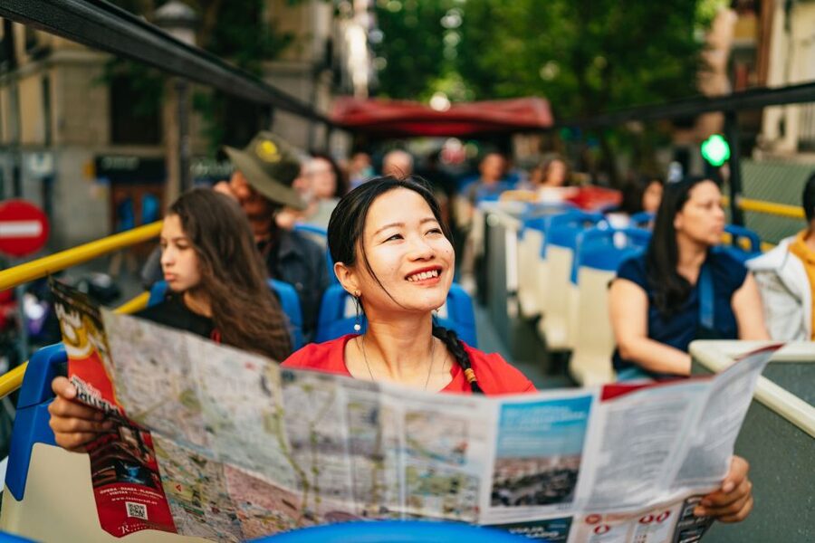 Madrid: Panoramic Route City Tour - Where the included extras fit: walking tour and La Quimera drink