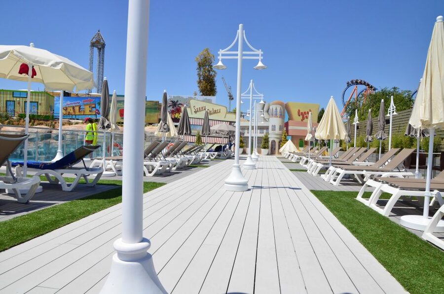 Madrid: Parque Warner Beach Entry Ticket - What to Bring for a Comfortable Day