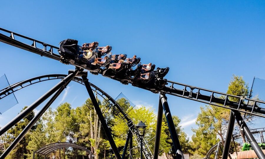 Madrid: Parque Warner Ticket and Roundtrip Transportation - How many rides you can fit in 8 hours, realistically