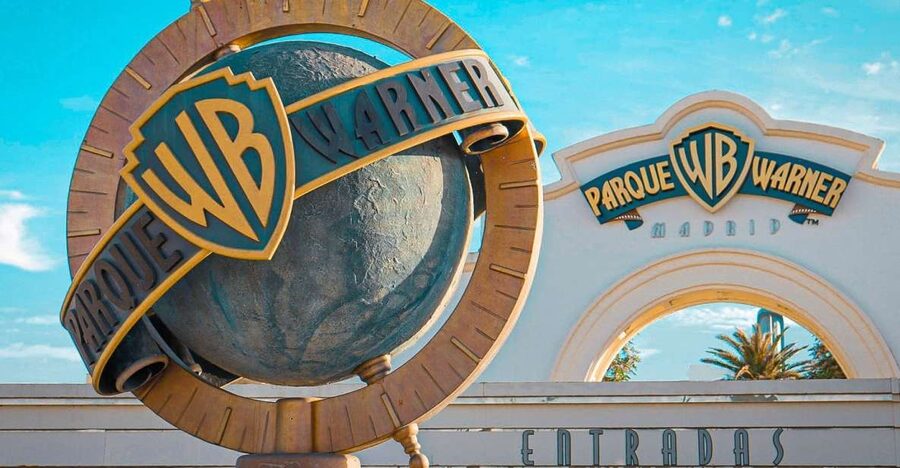 Madrid: Parque Warner Ticket and Roundtrip Transportation - First hour at the park: Looney Tunes welcome and getting your bearings fast