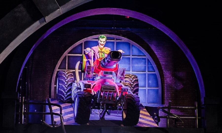 Madrid: Parque Warner Ticket and Roundtrip Transportation - Old West Territory and Coaster Express: Europe’s longest wooden coaster moment