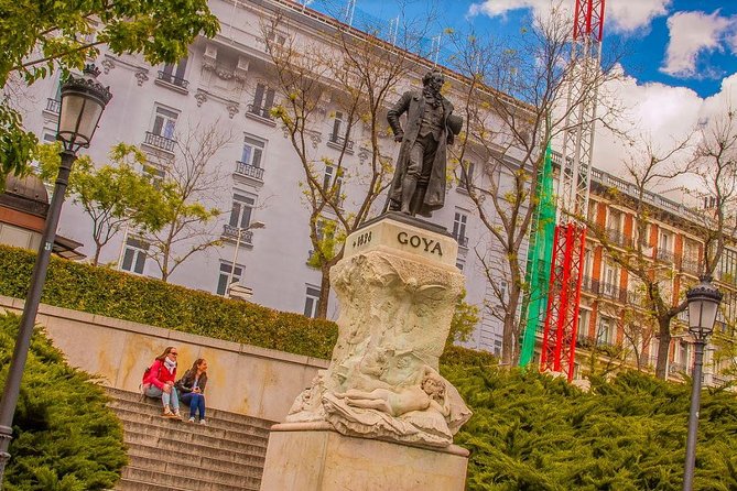 Madrid: Prado Museum and El Retiro Park Guided Tour - Meeting Puerta de la Independencia and making El Retiro feel easy