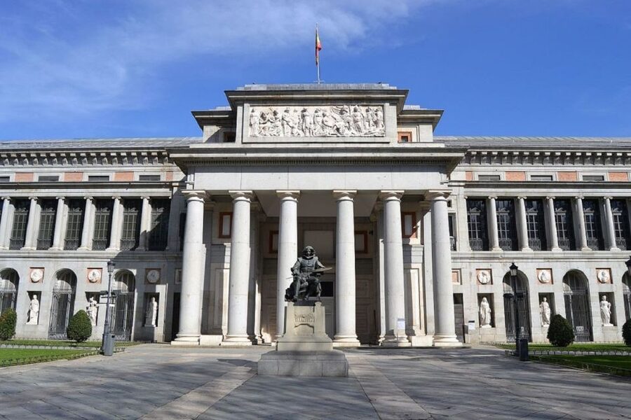 Madrid: Prado Museum Guided Tour - Meet at the Velázquez Statue, then get into the Prado fast