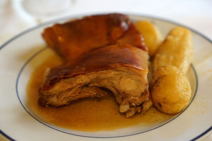 Madrid: Prado Museum & Lunch at World’s Oldest Restaurant - Sobrino de Botín Before the Rush, With Tunnels and Historic Kitchens