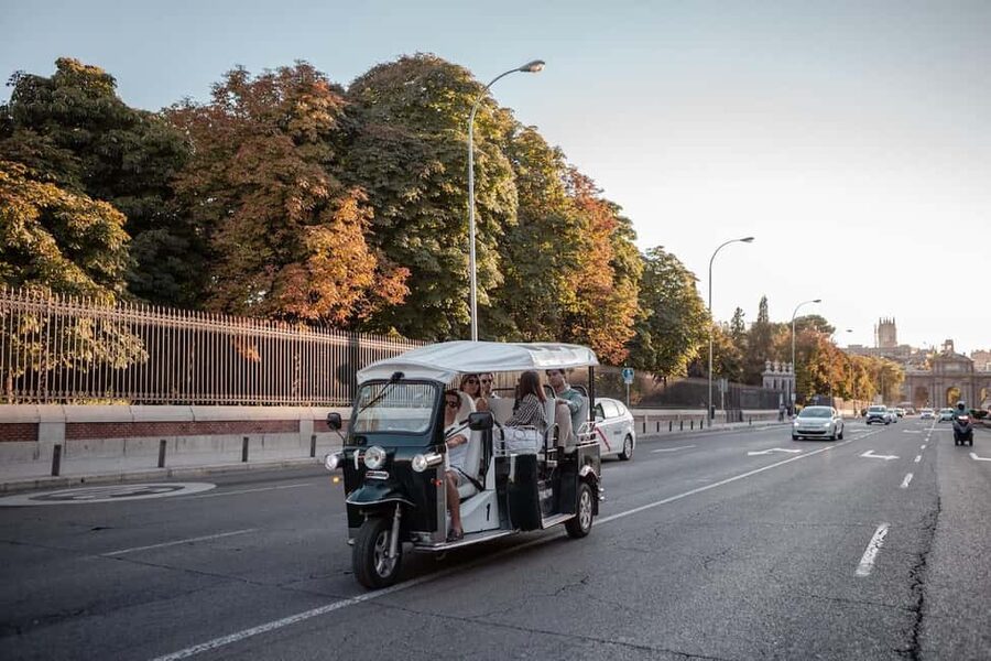 Madrid: Private City Tour by Eco Tuk Tuk - What the guide brings: stories, pacing, and practical Madrid tips
