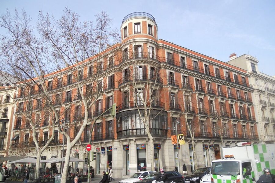 Madrid: Private Custom City Tour with Driver and Guide - Gran Vía and Paseo de la Castellana: Where Madrid Turns Modern