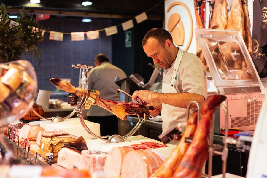 Madrid: Private Food Tour – 10 Tastings with Locals - Private Guide Energy: How Guides Like Mateo and Julián Make It Feel Personal