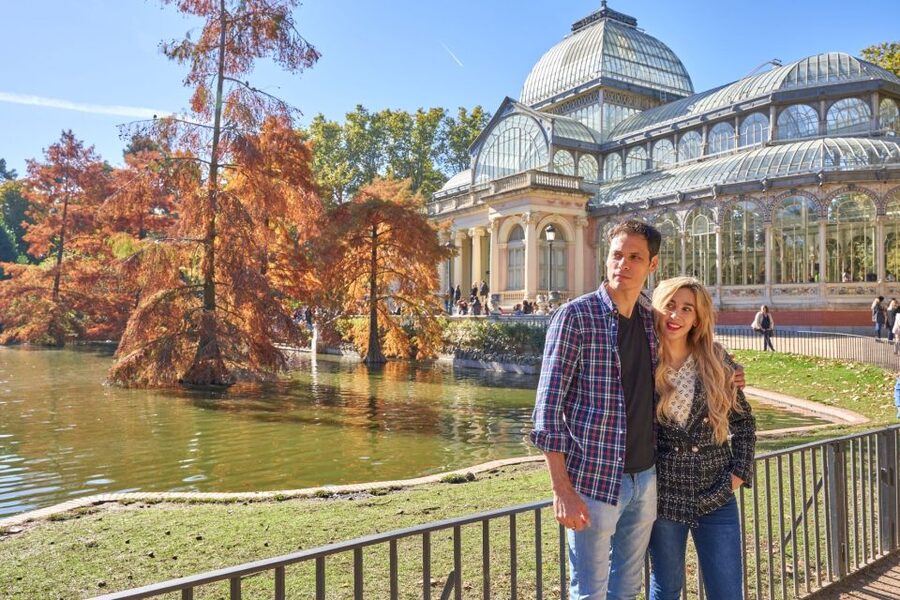 Madrid: Private Photoshoot at the Retiro Park - Price and value: $77 for up to 5, what that means in real terms