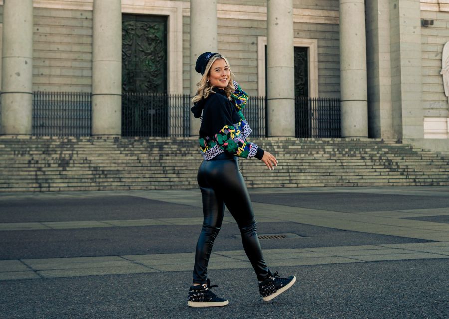 Madrid: Professional photoshoot at The Royal Palace - What you get after: edited high-resolution photos fast