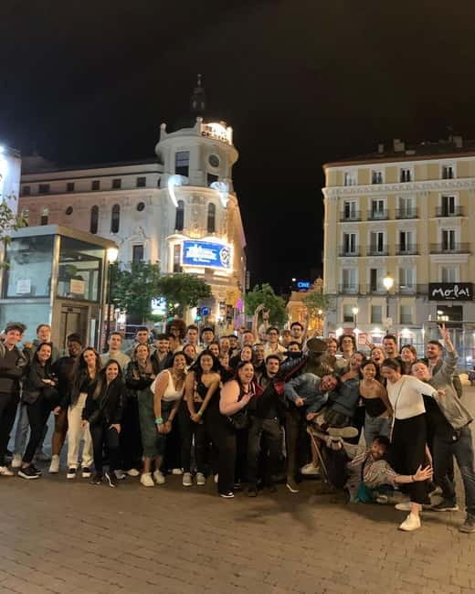 Madrid: Pub Crawl Madrid's Night Time - The club stop in Sol area, with skip-the-line entry