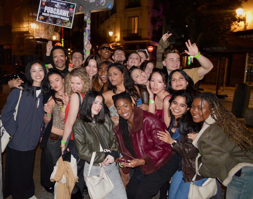 Madrid: PUBCRAWL Ruta de Bares y Fiesta por Madrid - Starting in the Right Place, Puerta del Sol at Vodafone