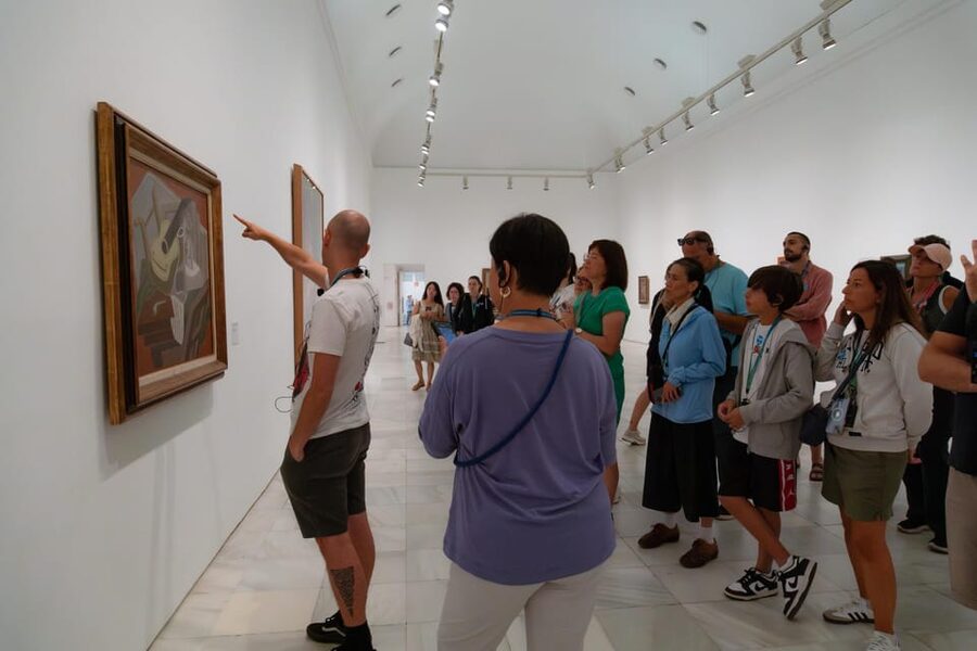 Madrid: Reina Sofia and Prado Museum Tickets and Guided Tour - A 4-hour Madrid art sprint with skip-the-line tickets