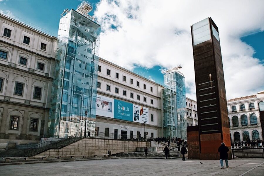 Madrid: Reina Sofia Museum Skip-the-Line Guided Museum Tour - Key hits before you go