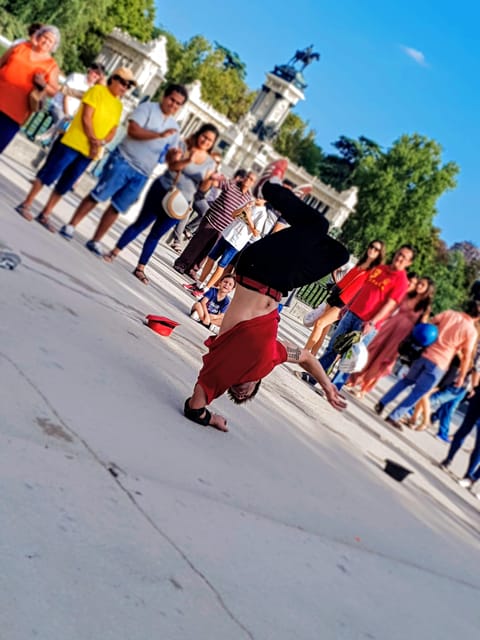 Madrid: Retiro Park Guided Tour with a Photographer - Retiro Park photography is easier when you start at the right gate