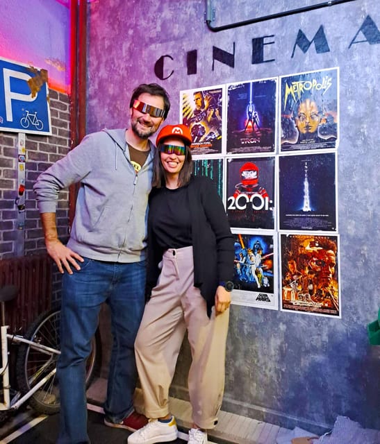 Madrid: Retro Escape Room "HEX Game" - Meeting at Calle de Covarrubias: getting in without stress