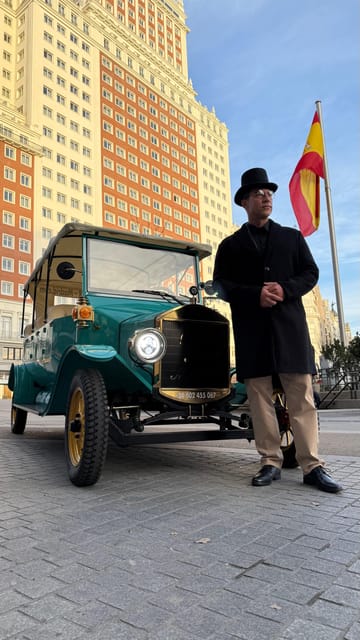 Madrid Retro Tour 120 min, old town, modern Madrid + surprise destination - How the tour stays personal: multilingual guide, microphone, and real flexibility