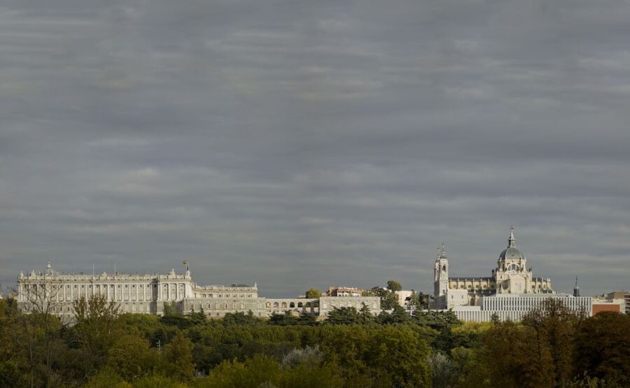 Madrid: Royal Collections Gallery Entry Ticket - What to do between rooms: café, shop, and the small comforts