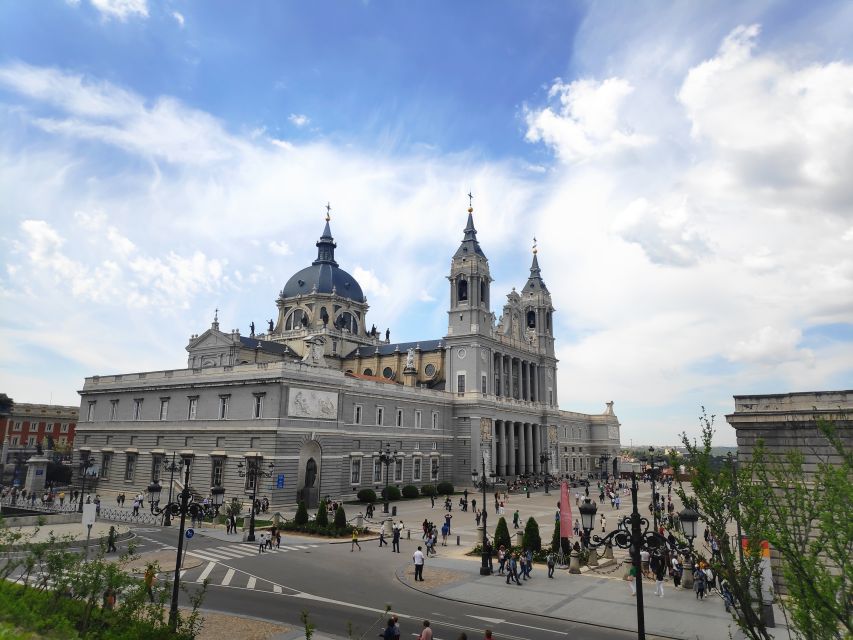 Madrid: Royal Palace and Almudena Cathedral Small-Group Tour - Two Madrid icons in one smart route from Ópera