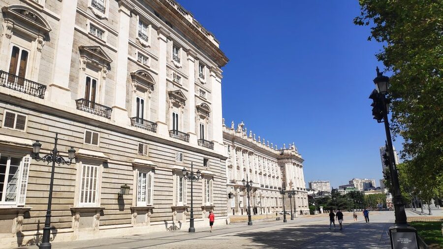 Madrid: Royal Palace Entry Ticket and Small Group Tour - Grand Staircase, Throne Room, and Banquet Hall: why these rooms matter