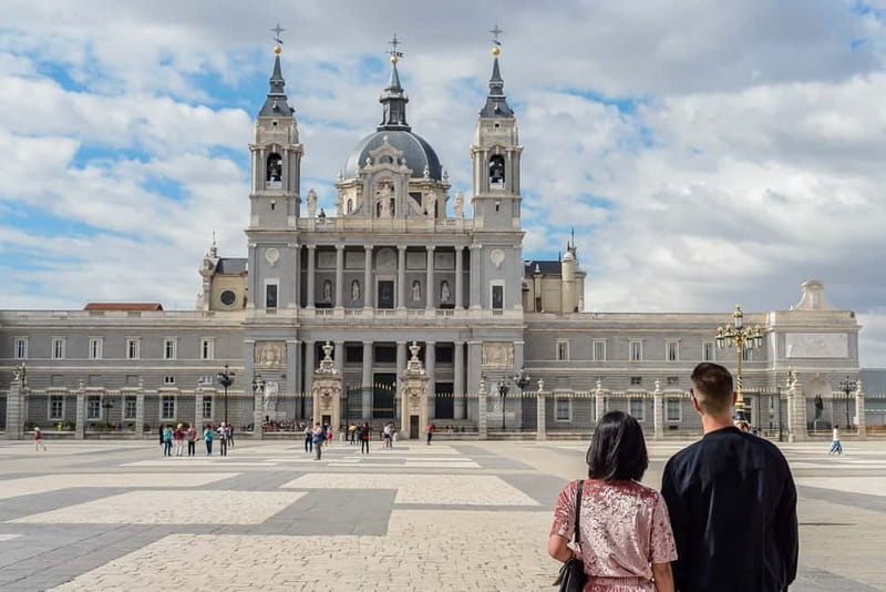 Madrid: Royal Palace Expert Guided Tour with Skip-the-Line - Key things to know before you go