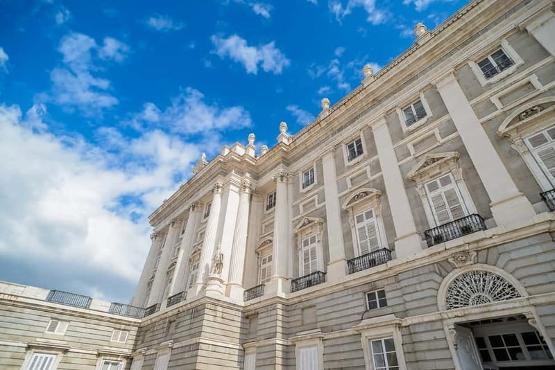 Madrid: Royal Palace Expert Guided Tour with Skip-the-Line - How long the tour really lasts, and what that means for your day