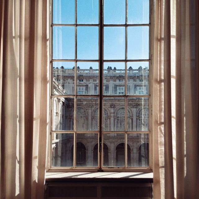 Madrid: Royal Palace Guided Shared Group Tour - Skip-the-line entry and headsets: the practical upgrade you will feel