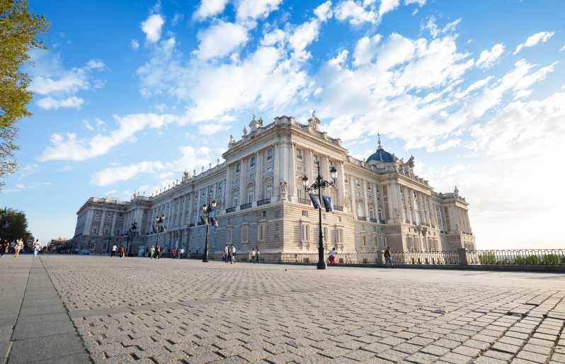 Madrid: Royal Palace Guided Tour with Skip-the-Line Entry - Timing and comfort tips for a 2-hour palace visit