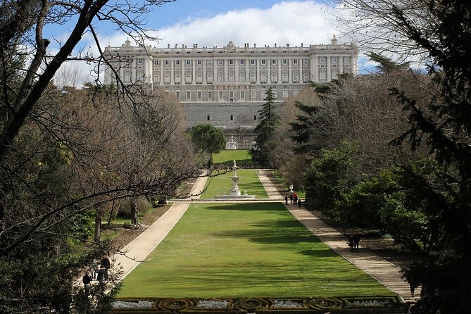 Madrid: Royal Palace Guided Tour with Skip the Line Ticket - Why the Royal Palace Guided Tour Works in Madrid